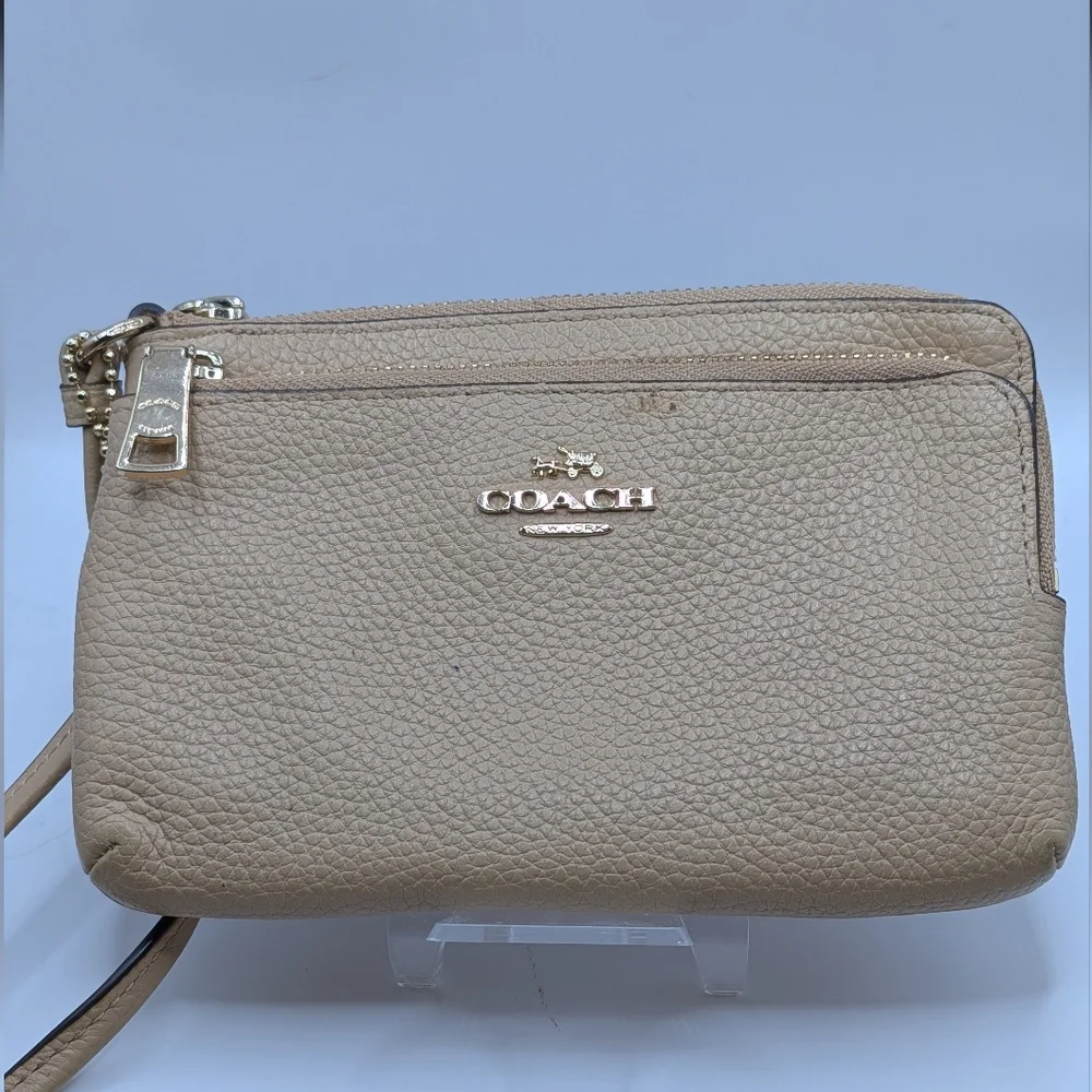 Coach Pebbled Leather Double Corner Zip Wristlet GUC